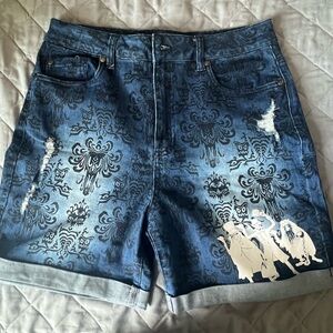 Disney Parks Haunted Mansion Shorts Size Medium